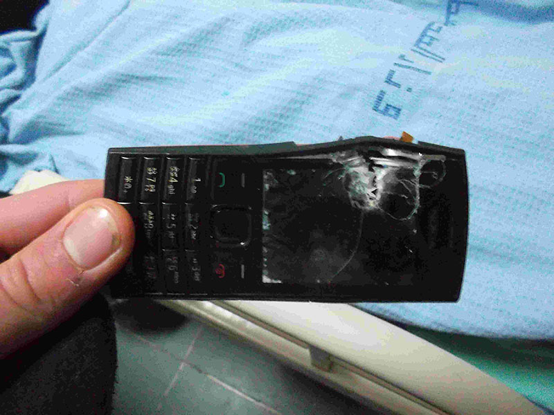 8.Ammar´s-mobile-phone-still-wasn´t-enough-to-stop-the-bullet