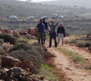 قطعان المستوطنين يعتدون على المواطن عبد الرحمن موسى أبو ريدي