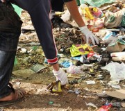 يوم تطوعي لتنظيف شوارع القرية بالتعاون مع المجلس القروي