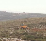 المستوطنون يجرفون أراضي في باسلطة أمس