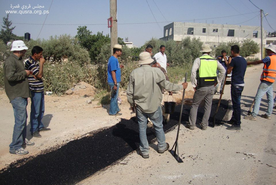 البدء بتنفيذ مشروع شبكة المياه في قرية قصرة