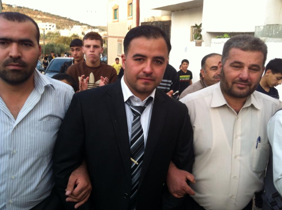 تهنئة للشاب فادي شحادة مرشد عودة بمناسبة الزفاف