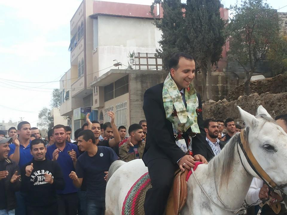 تهنئة للشاب هلال محمد هلال حسن بمناسبة الزفاف