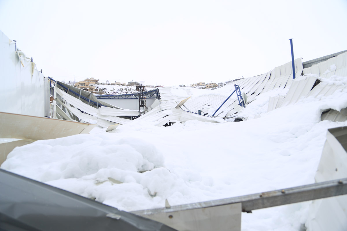 العاصفة الثلجية تخلف دمارا وخسائر كبيرة في قرية قصرة