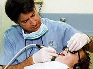 افتتاح عيادة جديدة لطب الأسنان في القرية