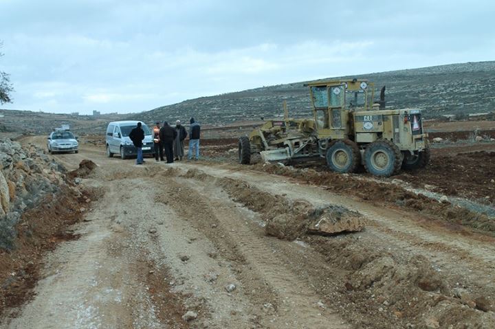 تأهيل الطريق الرابط بين قريتي قصرة وجالود