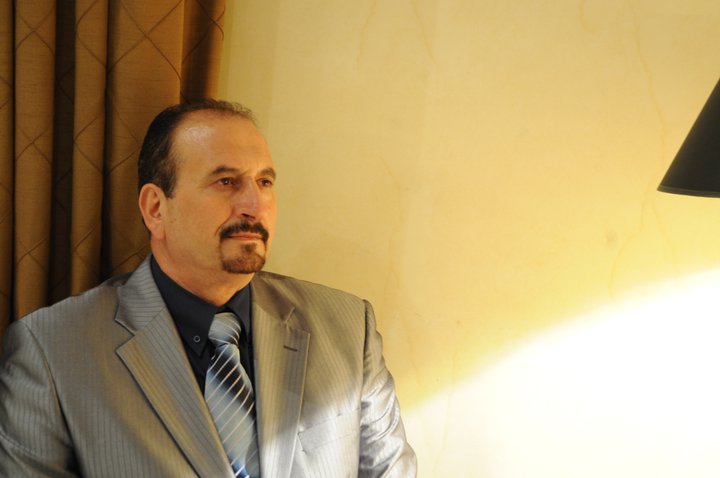 الشاعر هلال الفارع يكتب شوقه لبلده شعرا