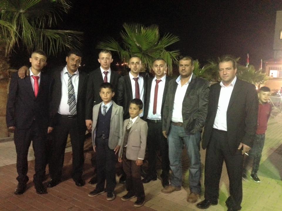 تهنئة للشاب محمود رائد محمود عودة بمناسبة الزفاف